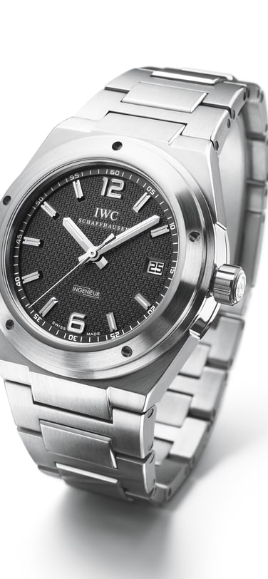 The new Ingenieur Automatic, Ref. 3227, was launched 50 years after the first Ingenieur in 2005 and featured a newly developed automatic movement with integrated shock protection.