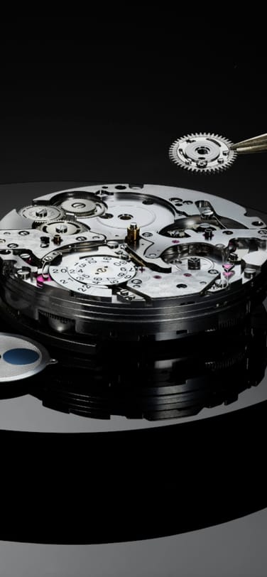 The IWC-manufactured caliber 52640 receiving the 400-years gear