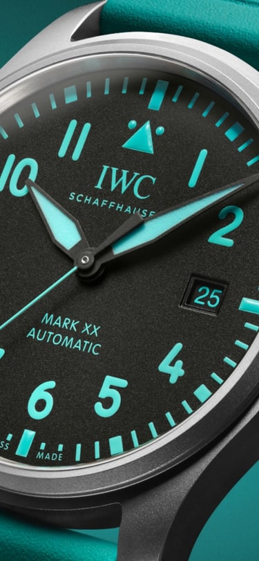 IWC Big Pilot’s Watch Shock Absorber XPL Toto Wolff x Mercedes-AMG PETRONAS Formula One™ Team con quadrante nero, cassa in Ceratanium® e cinturino in caucciù verde.
