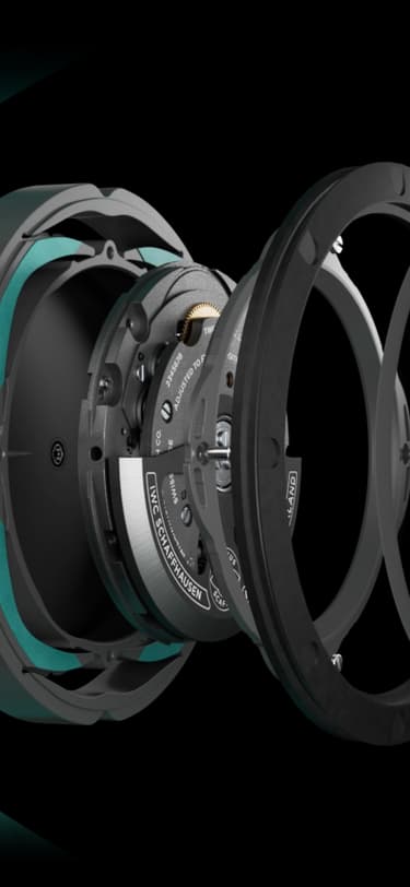 IWC Grande Montre d’Aviateur Absorption des Chocs;XPL Toto Wolff;x Mercedes-AMG PETRONAS Formula One™ Team avec un cadran noir, un boîtier en Ceratanium® et un bracelet en caoutchouc vert