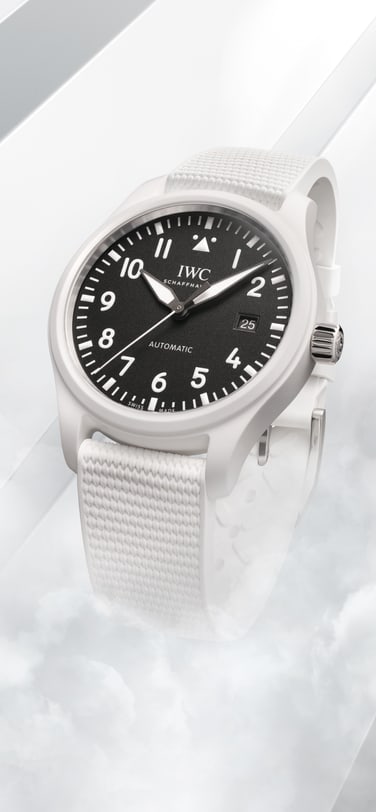 The Pilot’s Watch Automatic 41 TOP GUN Lake Tahoe in the foreground in front of a white gradient background.