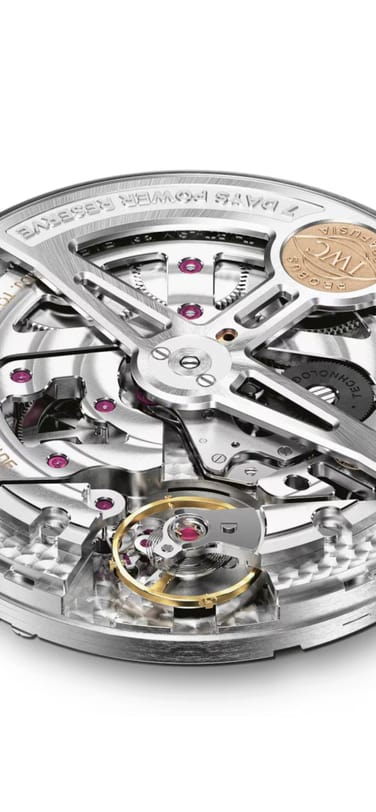 IWC 52000 calibre closeup image