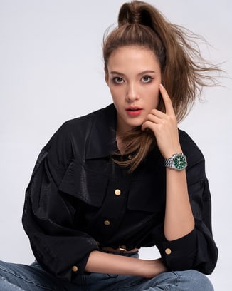 The IWC Pilot’s Watch Chronograph 41 (Ref. IW388104) featuring a green dial and stainless steel strap