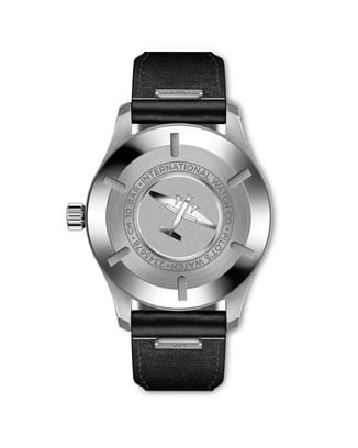 IW328207 is fitted with a black calfskin strap
