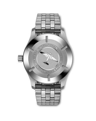 The integrated EasX-CHANGE® system allows for quick change of strap or bracelet