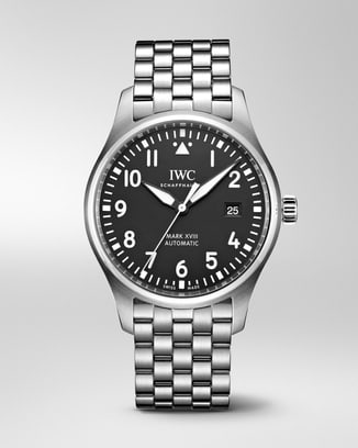 IWC IW327015 Pilot’s Watch Mark XVIII with black dial, stainless steel case and stainelss steel bracelet